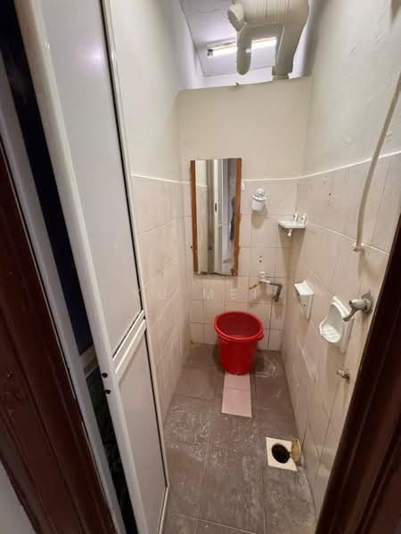 Apartment for Sale at Taman Tampoi Indah - Ku Mei - Bathroom - PropertyGuru.com.my