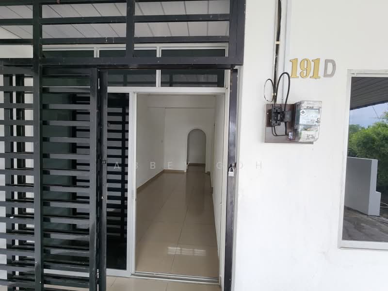 Rumah Teres 1 Tingkat untuk Disewa di Taman Nibong Tebal Jaya (Nibong Tebal) - Abbey Goh - Entrance - PropertyGuru.com.my