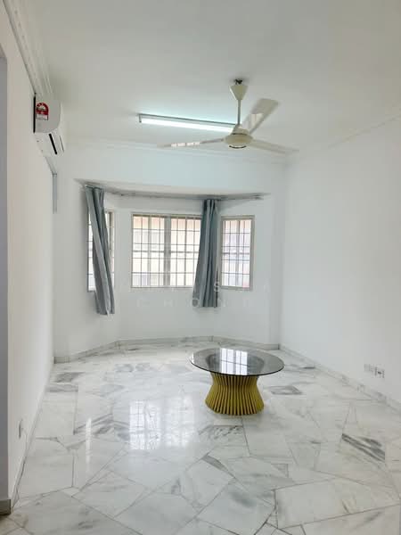 Kondominium untuk Disewa di Meadow Park 3 - Melissa Chong - Living Room - PropertyGuru.com.my