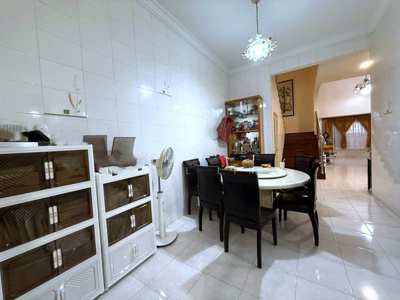 2.5-storey Terraced House for Sale in Taman Pelangi Indah (Ulu Tiram) - Karl Lim - Dining Room - PropertyGuru.com.my