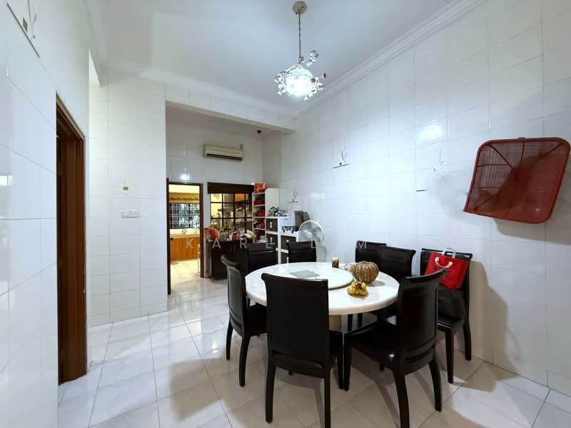 2.5-storey Terraced House for Sale in Taman Pelangi Indah (Ulu Tiram) - Karl Lim - Dining Room - PropertyGuru.com.my