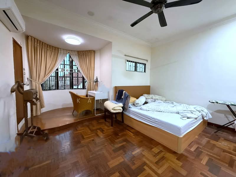 2.5-storey Terraced House for Sale in Taman Pelangi Indah (Ulu Tiram) - Karl Lim - Bedroom - PropertyGuru.com.my
