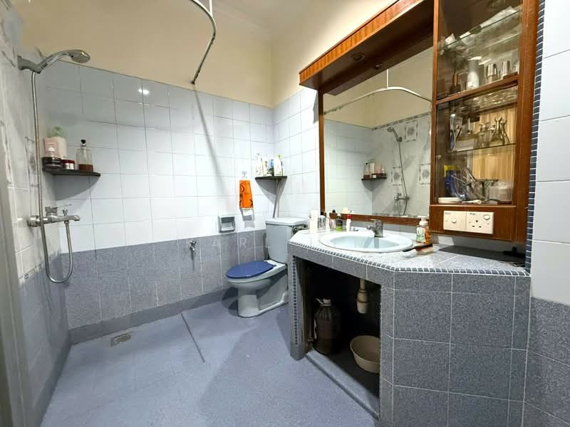 2.5-storey Terraced House for Sale in Taman Pelangi Indah (Ulu Tiram) - Karl Lim - Bathroom - PropertyGuru.com.my