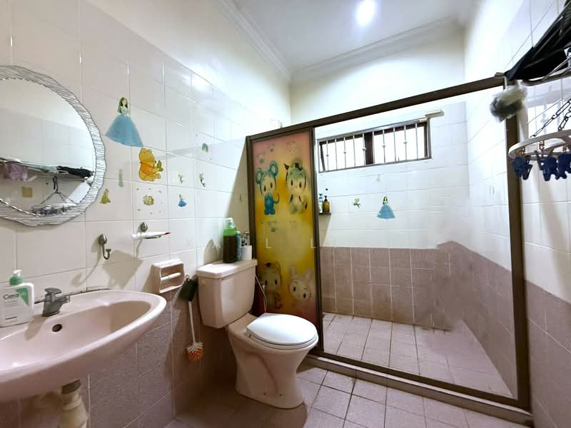2.5-storey Terraced House for Sale in Taman Pelangi Indah (Ulu Tiram) - Karl Lim - Bathroom - PropertyGuru.com.my