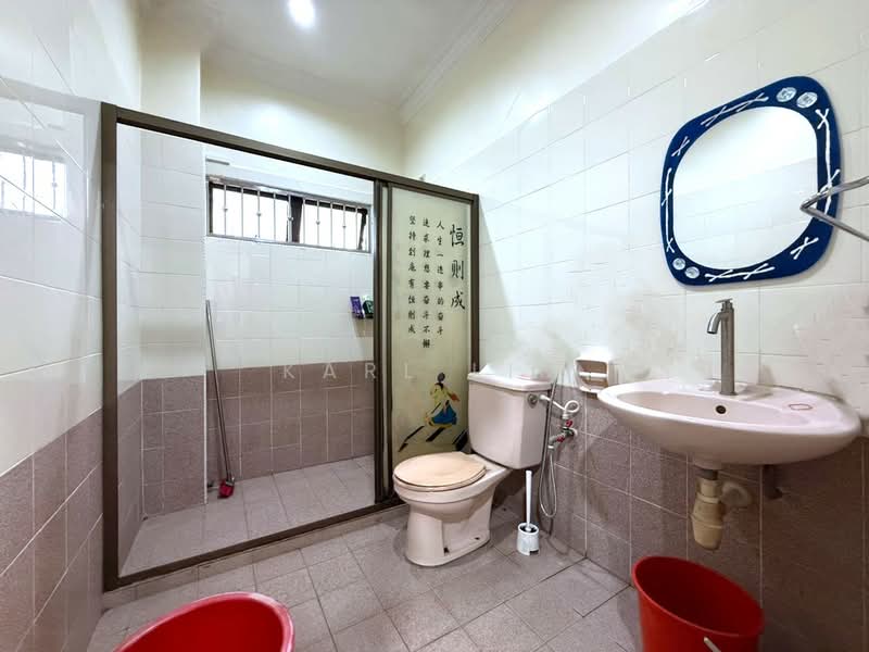 2.5-storey Terraced House for Sale in Taman Pelangi Indah (Ulu Tiram) - Karl Lim - Bathroom - PropertyGuru.com.my