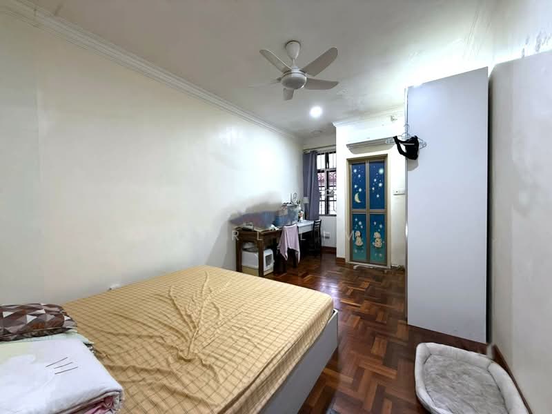 2.5-storey Terraced House for Sale in Taman Pelangi Indah (Ulu Tiram) - Karl Lim - Bedroom - PropertyGuru.com.my