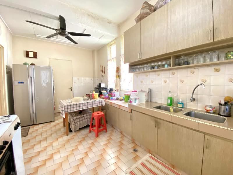 Bungalow for Sale in Shah Alam (Selangor) - Syukor Hartanah - Kitchen - PropertyGuru.com.my