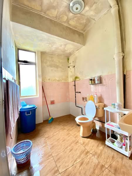 Bungalow for Sale in Shah Alam (Selangor) - Syukor Hartanah - Bathroom - PropertyGuru.com.my