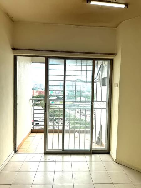 Kondominium untuk Disewa di Warisan City View - David Lao - Balcony - PropertyGuru.com.my