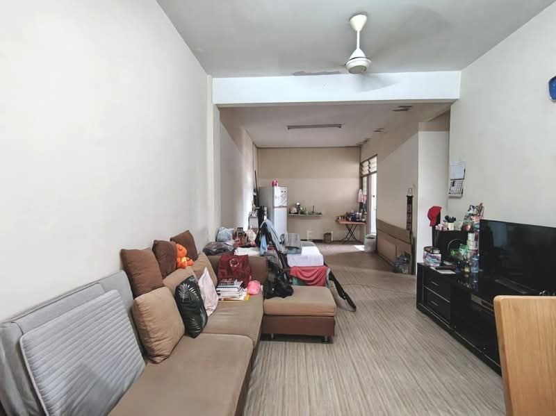 Pangsapuri untuk Dijual di Pangsapuri Seri Baiduri - Ku Mei - Living Room - PropertyGuru.com.my