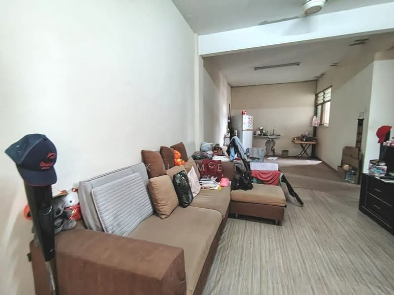 Pangsapuri untuk Dijual di Pangsapuri Seri Baiduri - Ku Mei - Living Room - PropertyGuru.com.my