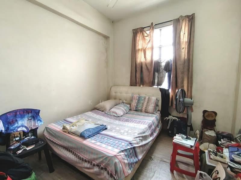 Pangsapuri untuk Dijual di Pangsapuri Seri Baiduri - Ku Mei - Bedroom - PropertyGuru.com.my
