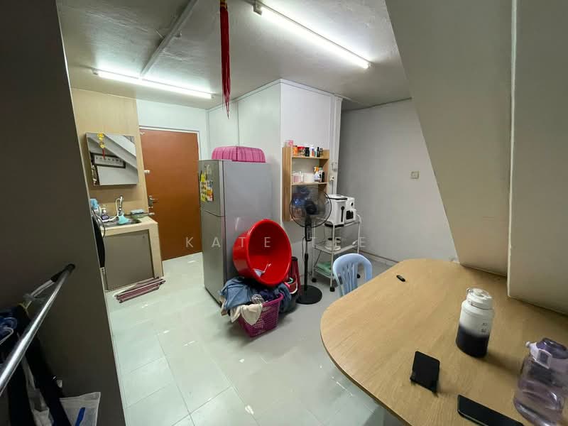 2-storey Terraced House for Sale in Taman Perling (Perling) - Kate Tee - Kitchen - PropertyGuru.com.my