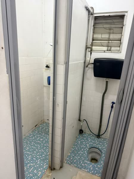 2-storey Terraced House for Sale in Taman Perling (Perling) - Kate Tee - Bathroom - PropertyGuru.com.my