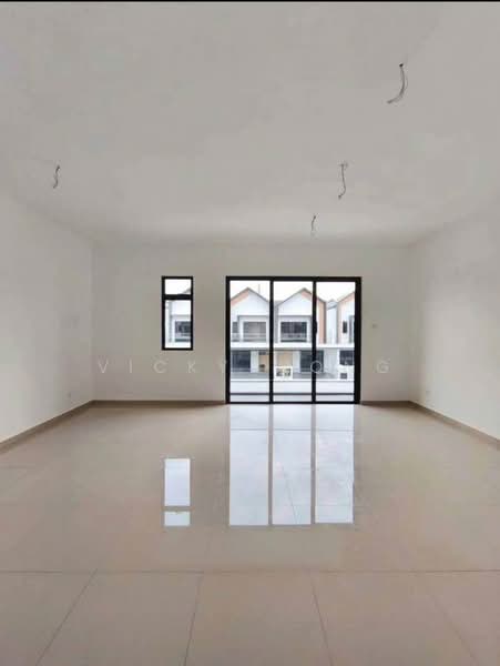 Rumah Teres 2 Tingkat untuk Dijual di Bandar Dato Onn (Tebrau) - Vicky Wong - Living Room - PropertyGuru.com.my