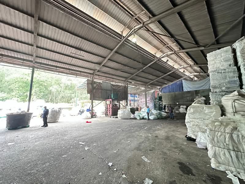 Factory for Sale in Subang Jaya (Selangor) - Tris Jong - Exterior - PropertyGuru.com.my