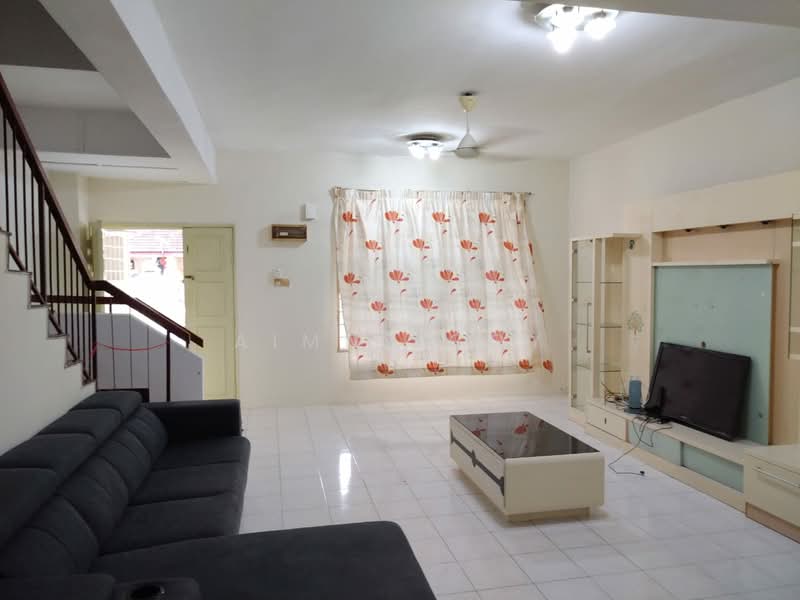 2-storey Terraced House for Sale in Bandar Mahkota Cheras (Cheras) - Aimns Goy - Living Room - PropertyGuru.com.my