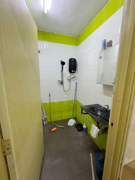 Rumah Teres 1 Tingkat untuk Disewa di Taman Skyline (Jalan Klang Lama (Old Klang Road)) - Melissa Chong - Bathroom - PropertyGuru.com.my