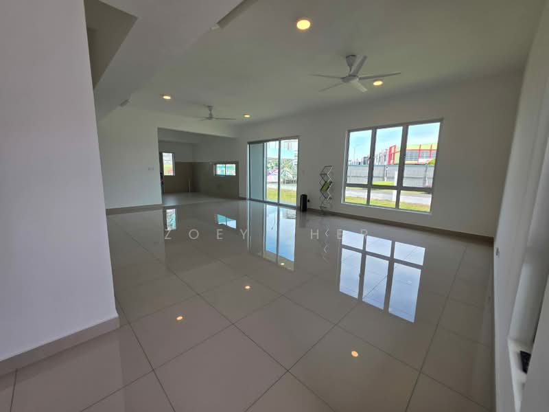 2-storey Terraced House for Sale in Puncak Alam (Selangor) - Zoey Kher - Living Room - PropertyGuru.com.my