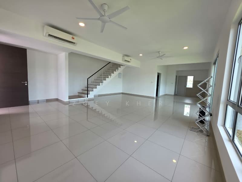 2-storey Terraced House for Sale in Puncak Alam (Selangor) - Zoey Kher - Living Room - PropertyGuru.com.my