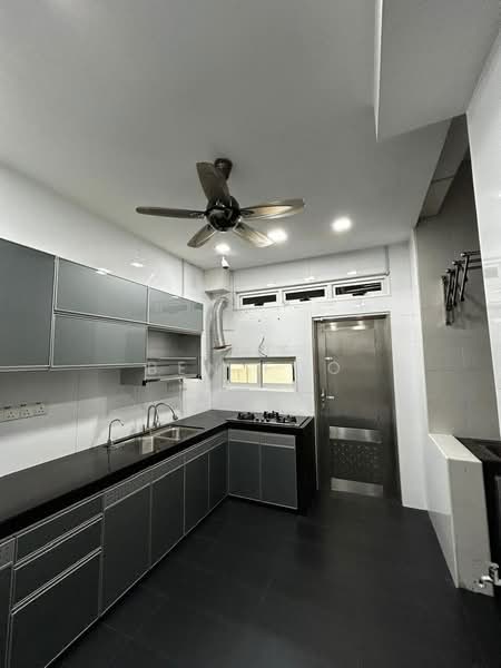 Tanah Komersial untuk Disewa di Kampung Baru (Ulu Tiram) - Ben Foo - Kitchen - PropertyGuru.com.my