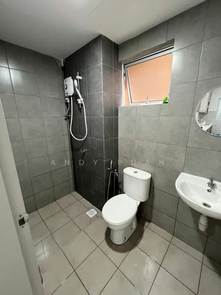 Kondominium untuk Disewa di Residensi Sateria - Andy Puah - Bathroom - PropertyGuru.com.my