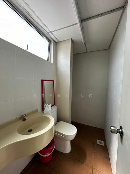 Kondominium untuk Dijual di Platinum Lake PV 15 - Bryan Ng - Bathroom - PropertyGuru.com.my