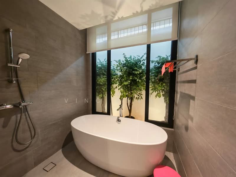 Bungalow for Sale in Bukit Beruang (Bukit Baru) - Vinc Pheng - Bathroom - PropertyGuru.com.my