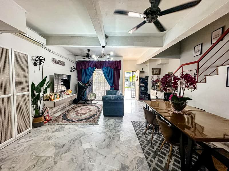 Rumah Teres 2 Tingkat untuk Dijual di Taman Sri Kenari (Kajang) - Azli Ibrahim - Living Room - PropertyGuru.com.my