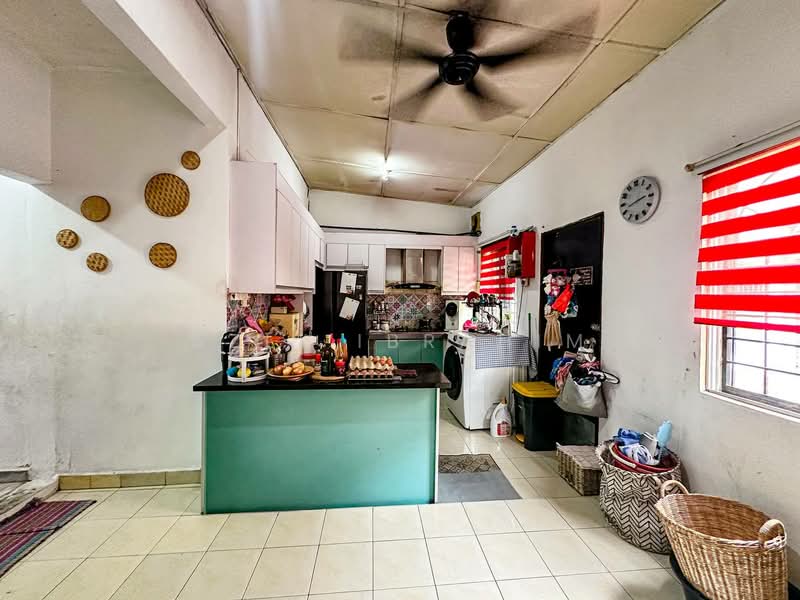 Rumah Teres 2 Tingkat untuk Dijual di Taman Sri Kenari (Kajang) - Azli Ibrahim - Kitchen - PropertyGuru.com.my