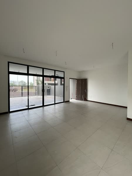 2-storey Terraced House for Sale in Puteri Harbour (Iskandar Puteri (Nusajaya)) - David Ting - Living Room - PropertyGuru.com.my