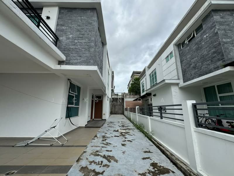 Semi-Detached House for Rent in Taman Mount Austin (Tebrau) - Jackson Quah - PropertyGuru.com.my