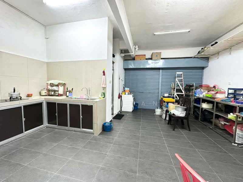 Kedai / Pejabat untuk Dijual di Taman Senai Utama (Kulai) - Iden Tan - Kitchen - PropertyGuru.com.my