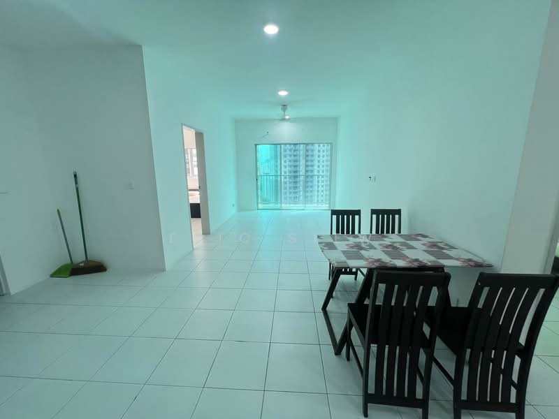 Condominium for Rent at Residensi Sateria - Eric Siew - Living Room - PropertyGuru.com.my