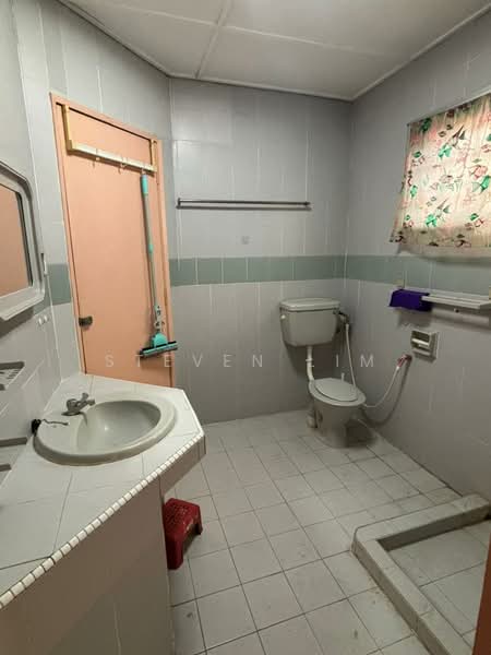 Rumah Teres 2 Tingkat untuk Dijual di Bukit Sungai Long 2 (Bandar Sungai Long) - Steven Lim - Bathroom - PropertyGuru.com.my