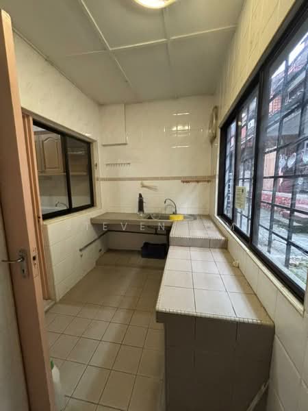 Rumah Teres 2 Tingkat untuk Dijual di Bukit Sungai Long 2 (Bandar Sungai Long) - Steven Lim - Kitchen - PropertyGuru.com.my