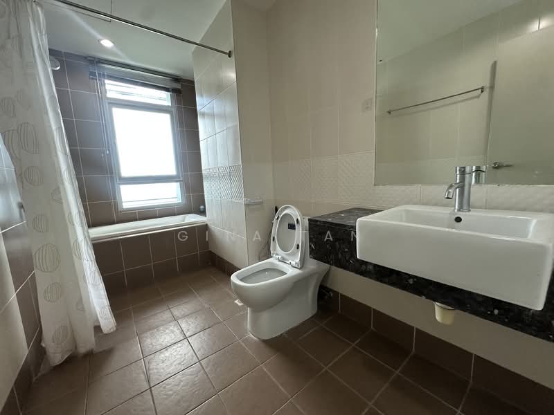 Kondominium untuk Disewa di 10 Island Resort - Gina Tan - Bathroom - PropertyGuru.com.my