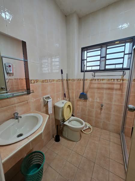 Rumah Teres 2 Tingkat untuk Disewa di Bandar Indahpura (Kulai) - Danny See - Bathroom - PropertyGuru.com.my