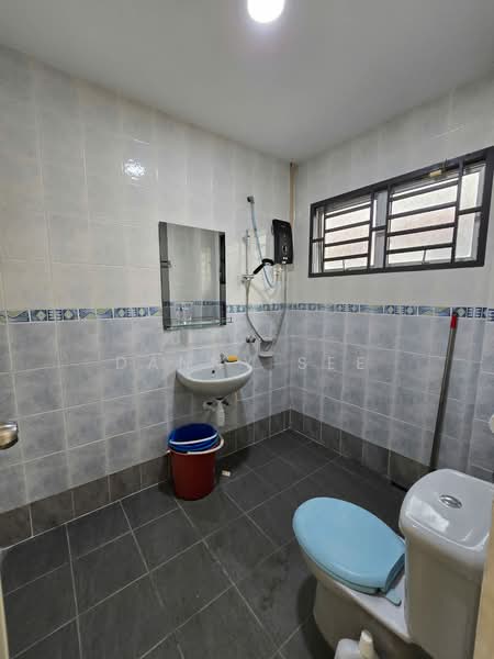 Rumah Teres 2 Tingkat untuk Disewa di Bandar Indahpura (Kulai) - Danny See - Bathroom - PropertyGuru.com.my