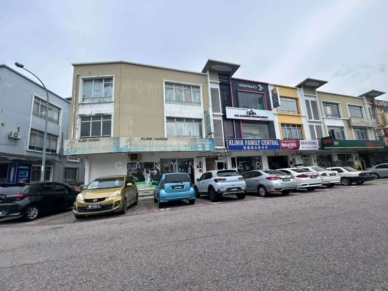 Shop for Rent in Taman Daya (Johor Bahru) - Caryn Ter - Exterior - PropertyGuru.com.my
