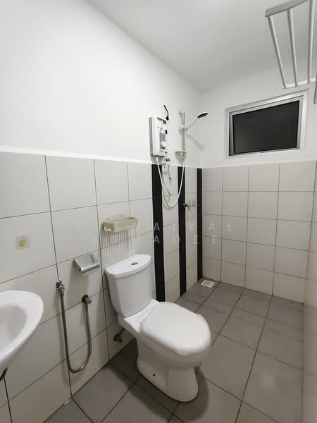 Apartment for Rent at Jalilmas - Zulhaikal Asmadee - Bathroom - PropertyGuru.com.my