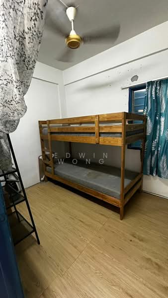 Pangsapuri untuk Dijual di Pangsapuri Seri Bintang - Edwin Wong - Bedroom - PropertyGuru.com.my