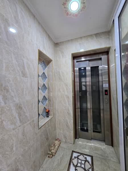 Rumah Banglo untuk Dijual di Shah Alam (Selangor) - Alex Lee - Entrance - PropertyGuru.com.my
