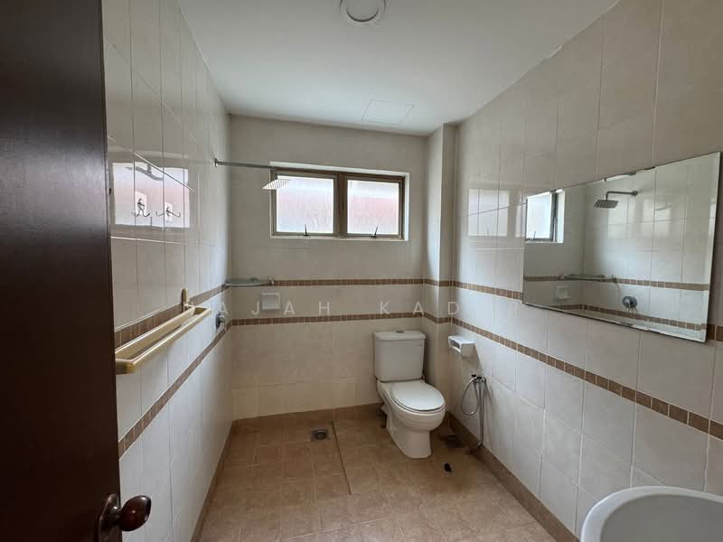Bungalow for Sale in Ampang (Selangor) - Najah Kadir - Bathroom - PropertyGuru.com.my