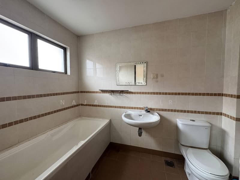 Bungalow for Sale in Ampang (Selangor) - Najah Kadir - Bathroom - PropertyGuru.com.my