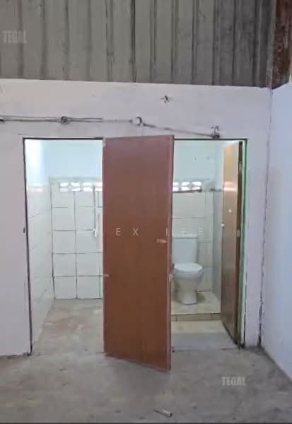 Warehouse for Rent in Shah Alam (Selangor) - Alex Lee - Bathroom - PropertyGuru.com.my