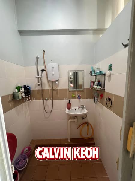 Pangsapuri untuk Dijual di Sri Aman Block C (Sri Aman Block 1 & 3) - Calvin Keoh - Bathroom - PropertyGuru.com.my