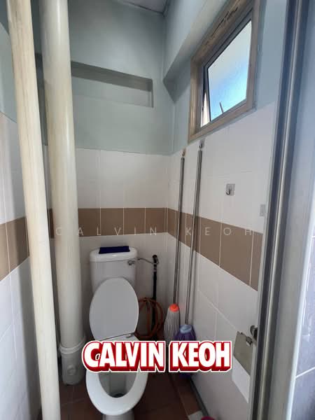 Pangsapuri untuk Dijual di Sri Aman Block C (Sri Aman Block 1 & 3) - Calvin Keoh - Bathroom - PropertyGuru.com.my