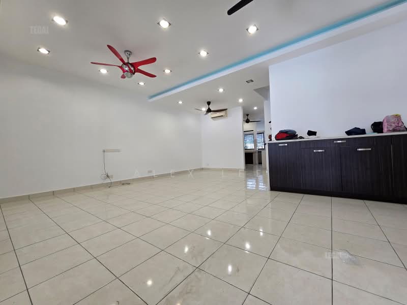 Rumah Teres untuk Dijual di Bandar Puteri Klang (Klang) - Alex Lee - Living Room - PropertyGuru.com.my