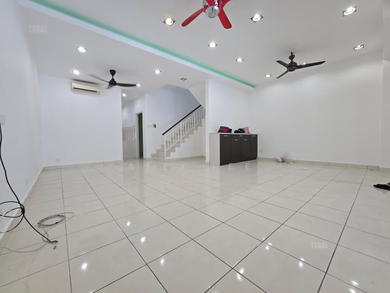 Rumah Teres untuk Dijual di Bandar Puteri Klang (Klang) - Alex Lee - Living Room - PropertyGuru.com.my